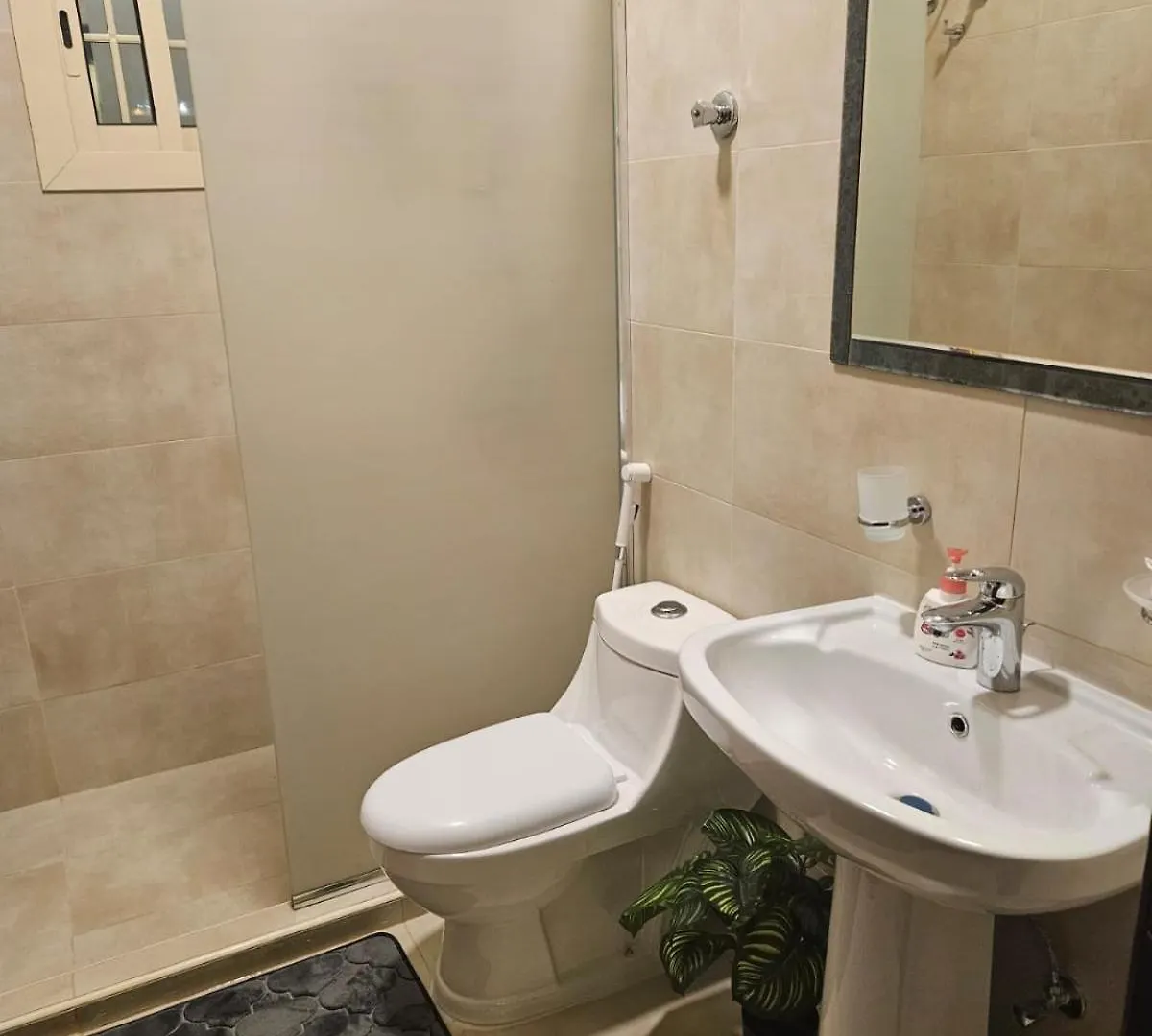 شقة مودرن قريبة من المطار Jeddah